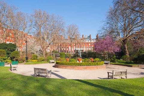 2 bedroom flat to rent, Cadogan Square, Knightsbridge, London
