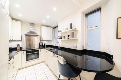 2 bedroom flat to rent, Cadogan Square, Knightsbridge, London