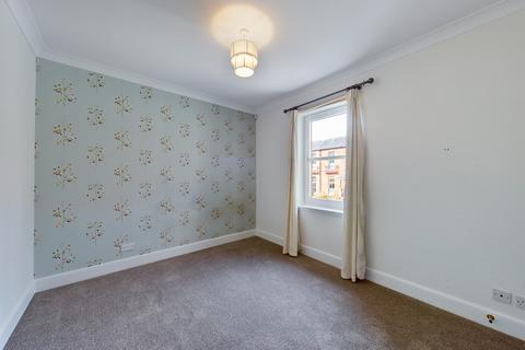 3 bedroom flat to rent, Littlejohn Avenue, Greenbank, Edinburgh, EH10