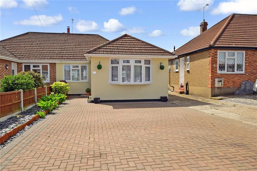 Anthony Close, Great Burstead, Billericay, Essex 3 bed semidetached