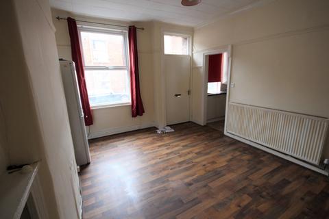 1 bedroom terraced house to rent - Woodview Place, Leeds, LS11