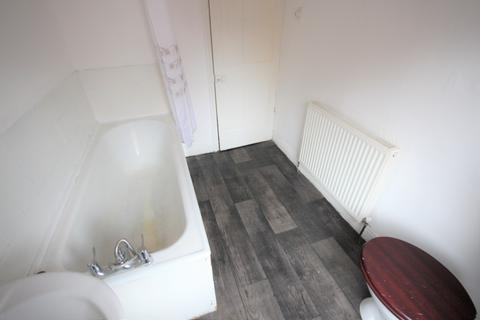 1 bedroom terraced house to rent, Woodview Place,  Leeds, LS11