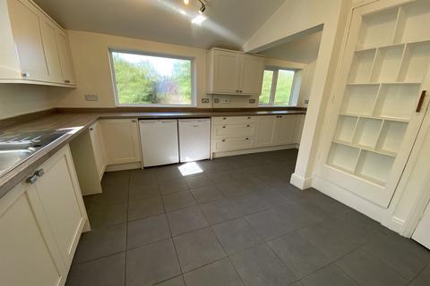 3 bedroom bungalow to rent, Cromwell Road, Beeston, NG9 1DP