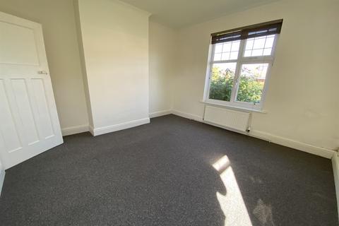 3 bedroom bungalow to rent, Cromwell Road, Beeston, NG9 1DP