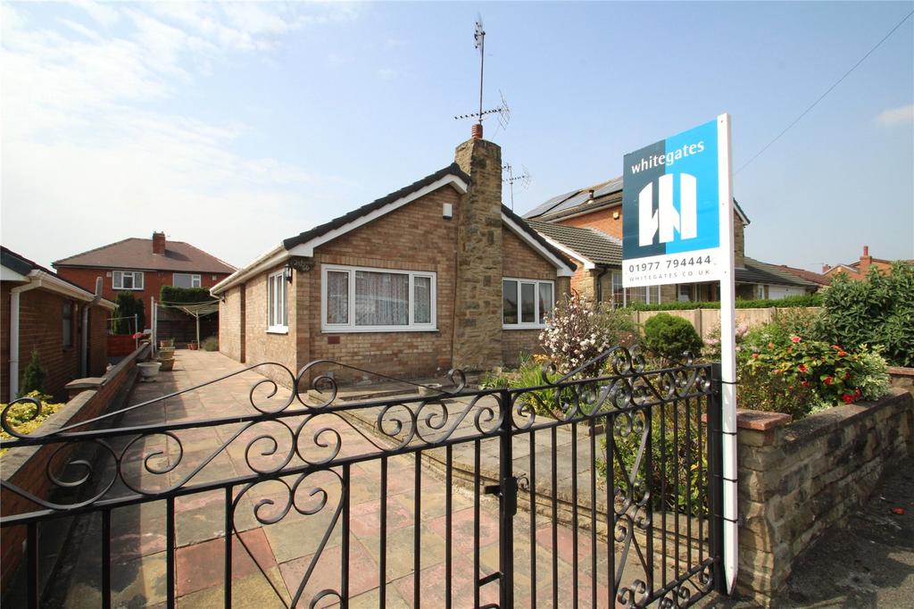 Hemsby Road, Castleford, West Yorkshire, WF10 2 bed bungalow £150,000