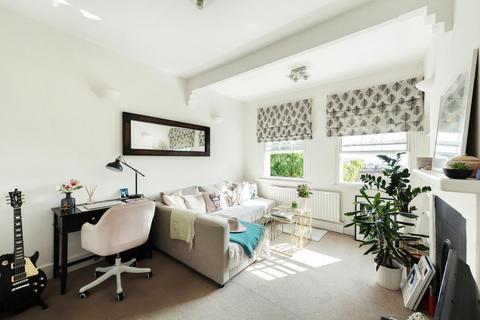 2 bedroom apartment to rent, Lutton Terrace,  Hampstead,  NW3