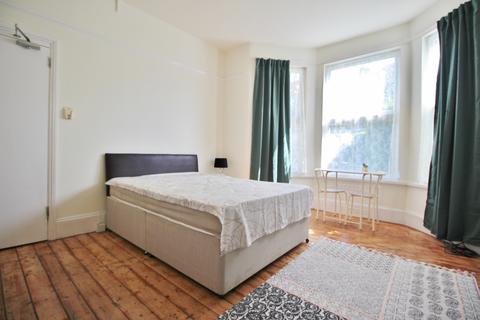 House share to rent, Barrington Road, Crouch End N8