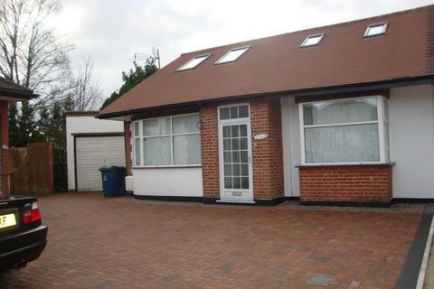 4 bedroom semi-detached bungalow to rent, Randon Close, Harrow HA2