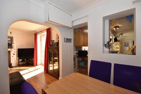 3 bedroom terraced house to rent, 4 Borough Close, Cowbridge, The Vale of Glamorgan, CF71 7BN