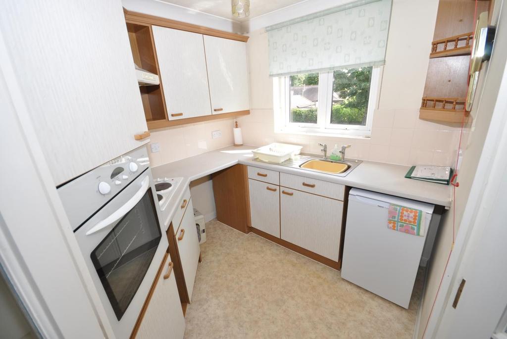 Draper Court, Mavis Grove, Hornchurch, Essex, RM12 1 bed retirement property £200,000
