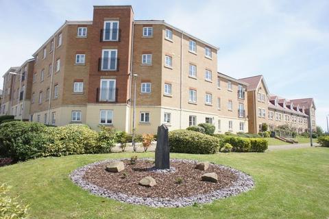 2 bedroom apartment to rent, Windermere Avenue, Purfleet