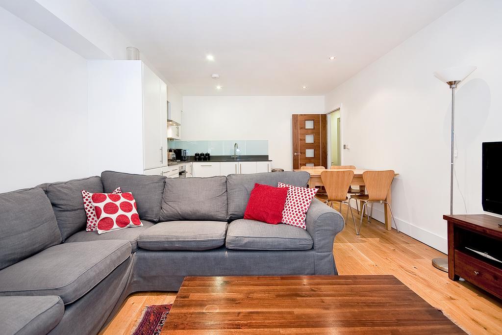 Apartment in London - View 5
