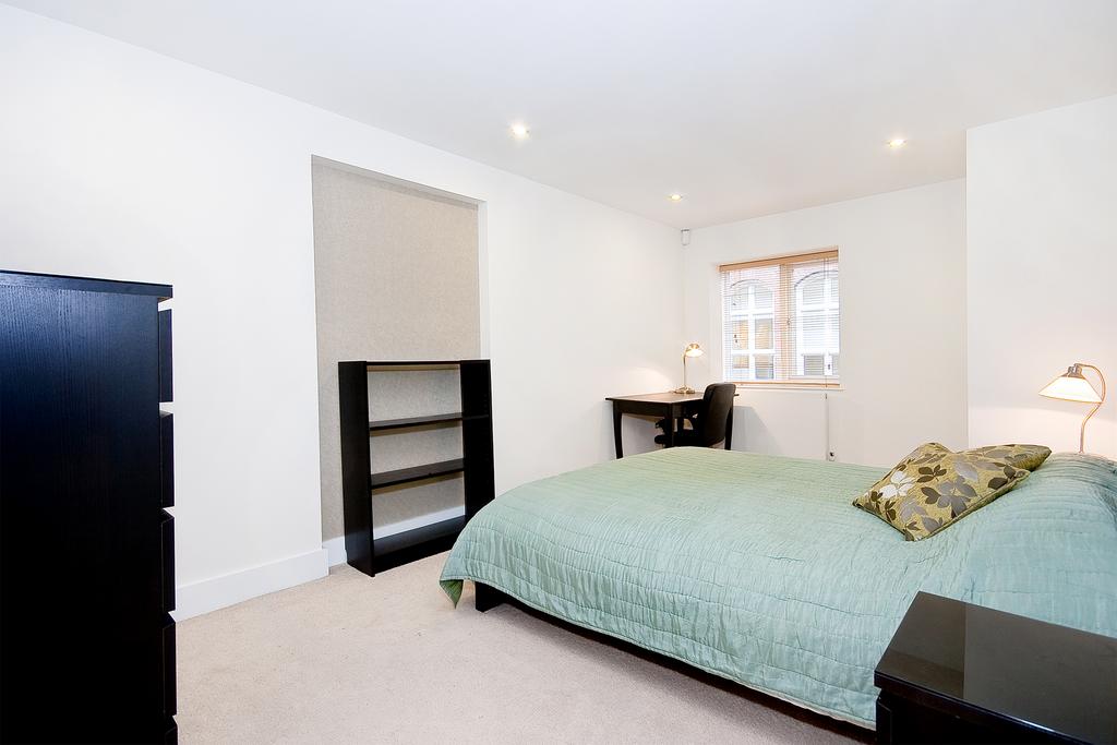 Apartment in London - More