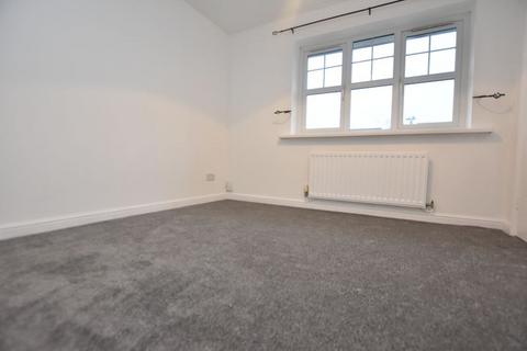 2 bedroom terraced house to rent, Langton Close, Nottingham