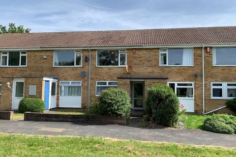 2 bedroom flat to rent, Oak Close, Bristol