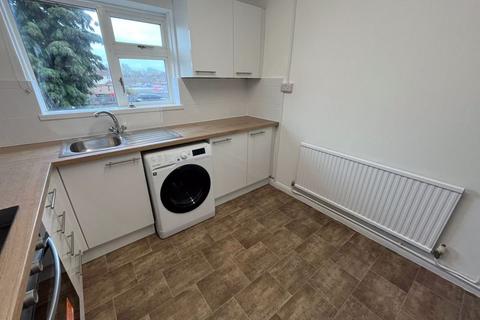 2 bedroom flat to rent, Oak Close, Bristol