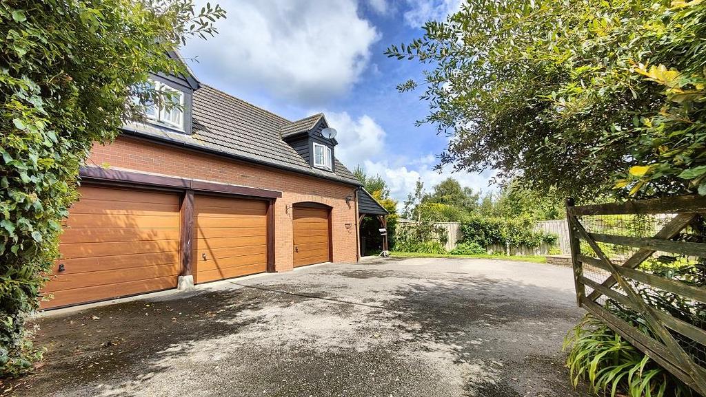 Penmore Road, Sandford Orcas, Sherborne, Dorset, DT9 5 bed detached