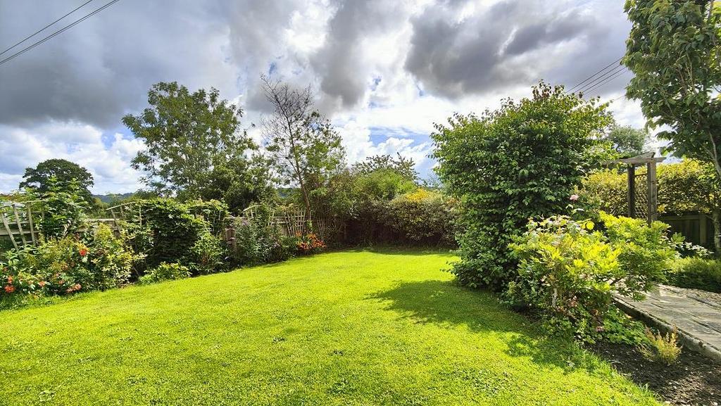 Penmore Road, Sandford Orcas, Sherborne, Dorset, DT9 5 bed detached