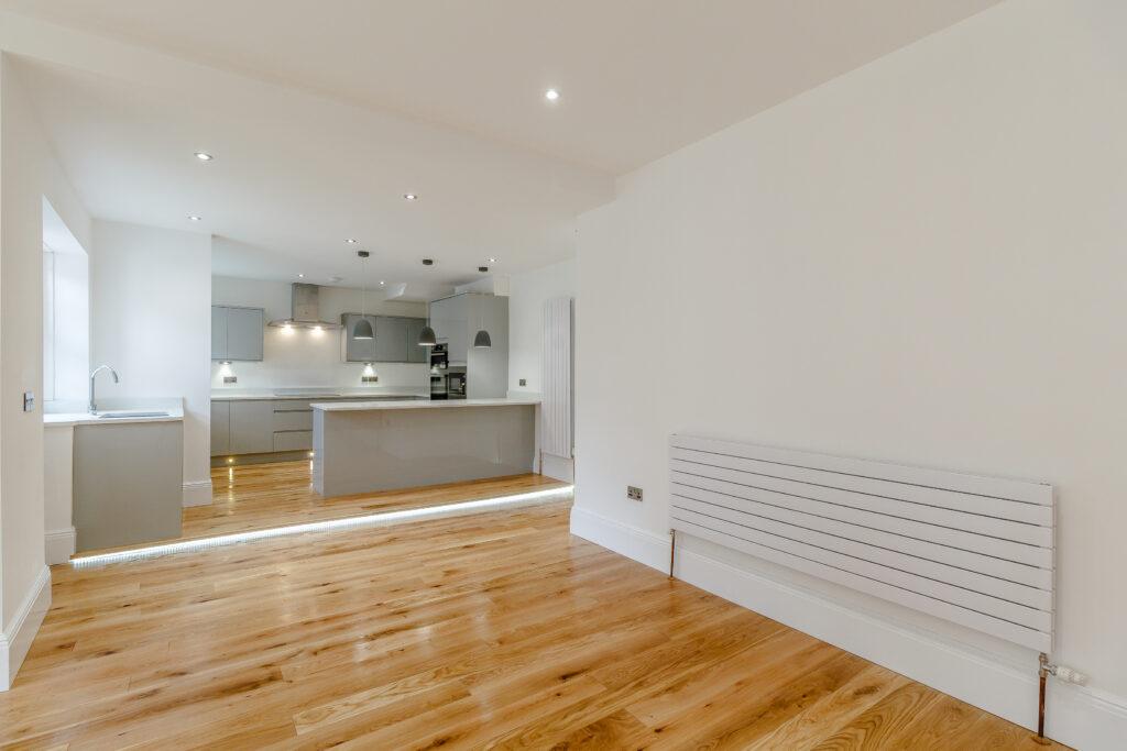 Apartment in Scarcroft - More