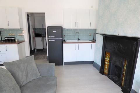 1 bedroom flat to rent, Flat 4, Warmsworth Road, DN4