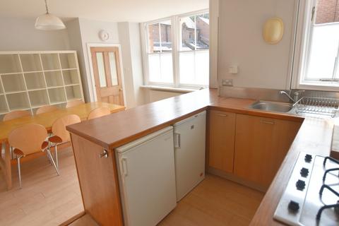 2 bedroom end of terrace house to rent, Albury Square, The Park