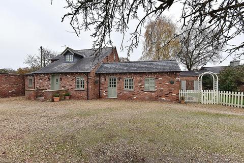 3 bedroom detached house to rent, Seven Sisters Lane, Ollerton, Cheshire