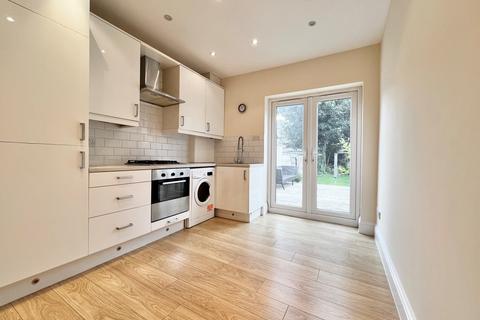 1 bedroom flat to rent, Spencer Avenue, Palmers Green, N13