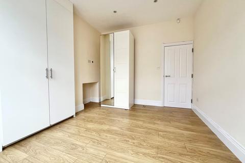 1 bedroom flat to rent, Spencer Avenue, Palmers Green, N13