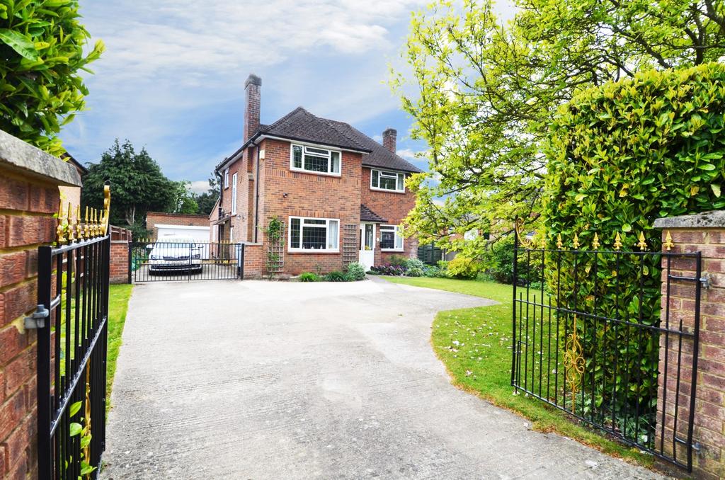 Rupert Avenue, High HP12 3 bed detached house £675,000