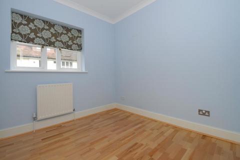 2 bedroom apartment to rent, Queens Road,  Richmond,  TW10