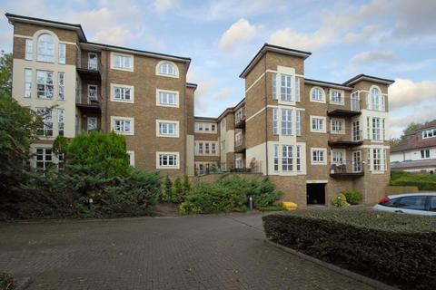 2 bedroom apartment to rent, Queens Road,  Richmond,  TW10