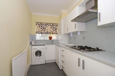 2 bedroom apartment to rent, Queens Road,  Richmond,  TW10