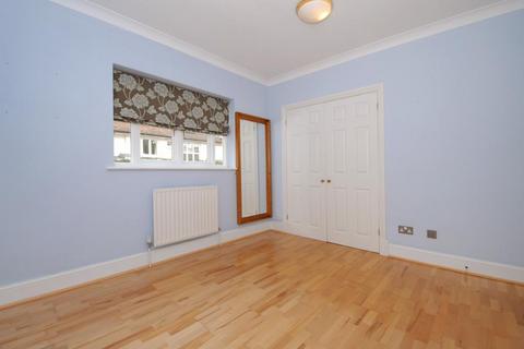 2 bedroom apartment to rent, Queens Road,  Richmond,  TW10