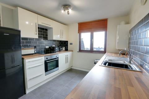 1 bedroom apartment to rent, Broadway, Leigh-on-Sea