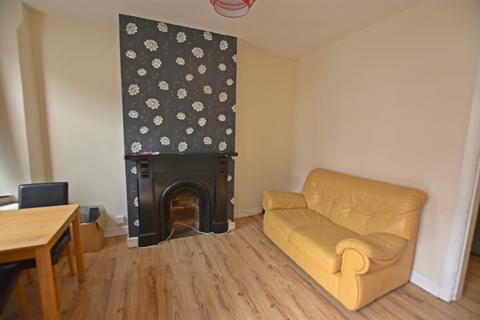 3 bedroom terraced house to rent, Lamcote Street, The Meadows