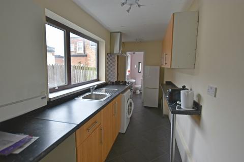 3 bedroom terraced house to rent, Lamcote Street, The Meadows