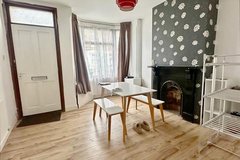 3 bedroom terraced house to rent, Lamcote Street, The Meadows