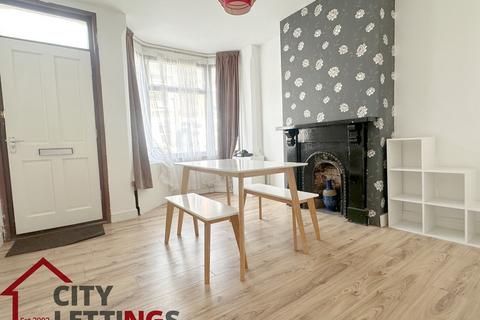 3 bedroom terraced house to rent, Lamcote Street, The Meadows