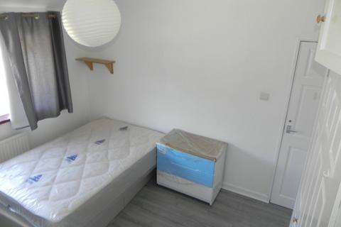 undefined, Yew Tree Drive, Guildford, GU1 1PD
