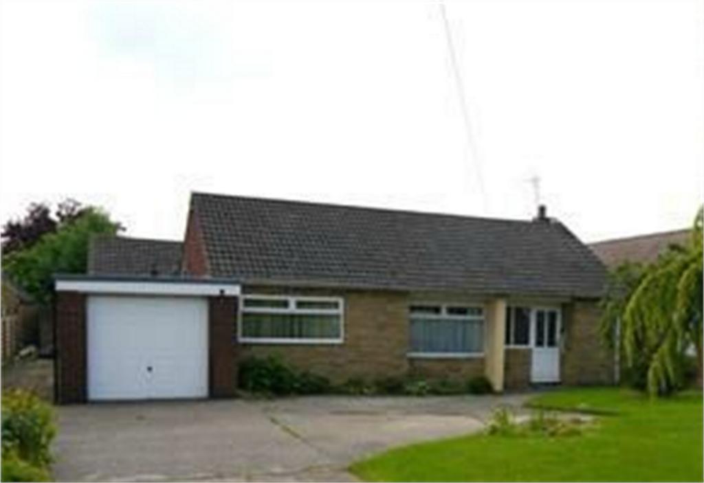 Melton Road, Sprotbrough, Doncaster, South Yorkshire 2 bed detached