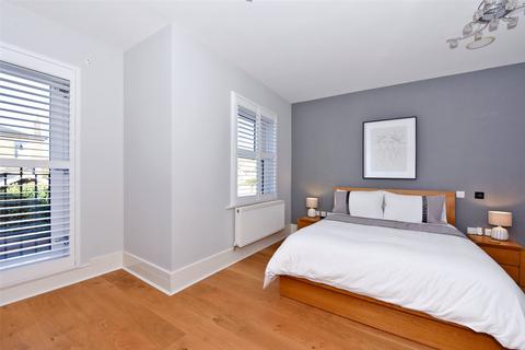 4 bedroom terraced house to rent - Hawtrey Road, Windsor, Berkshire, SL4
