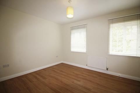 2 bedroom house to rent, Christie Drive, Hinchingbrooke Park