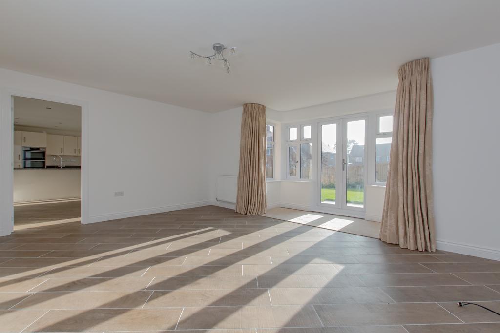Siskin Drive, Corbridge NE45 5 bed detached house £1,800 pcm (£415 pw)