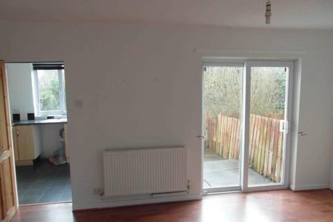 3 bedroom terraced house to rent, 81 Church Road, Stockingford