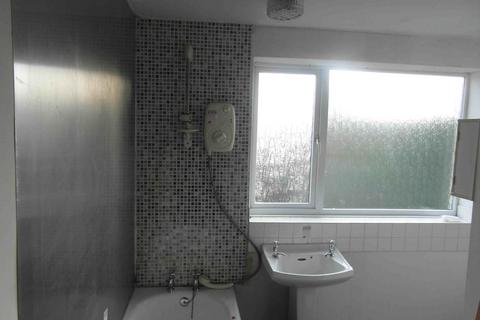 3 bedroom terraced house to rent, 81 Church Road, Stockingford
