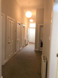 3 bedroom flat to rent, Dalkeith Road, Newington, Edinburgh, EH16
