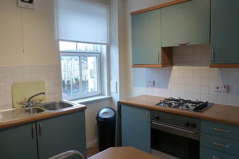 2 bedroom flat to rent, Annandale Street, New Town, Edinburgh, EH7