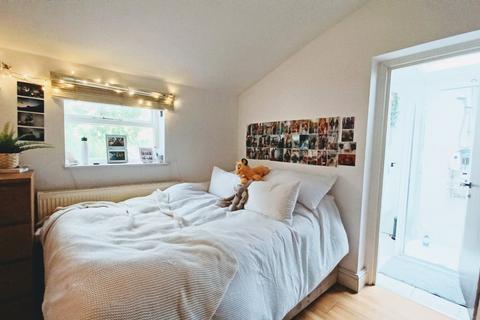 3 bedroom flat to rent, Witherington Road, Islington