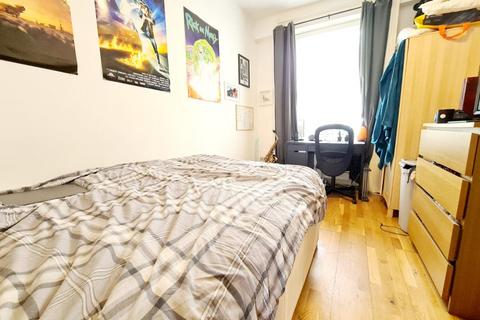 4 bedroom flat to rent, St Pancras way, Camden