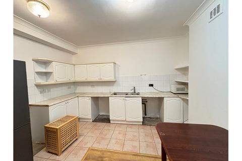 2 bedroom flat to rent, Netherwood Road, Shepherds Bush / Brook Green W14